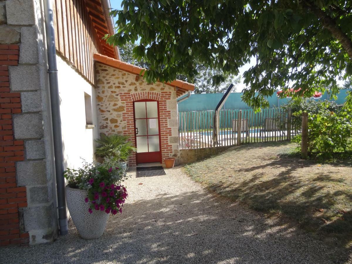 La Ferme De Rouffignac Hotel Blanzac  Buitenkant foto